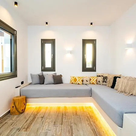 Seaside House With Sunset View And Small Pool