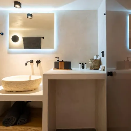 Seaside House With Sunset View And Small Pool