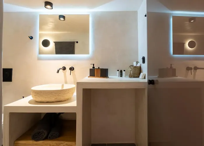 Seaside House With Sunset View And Small Pool