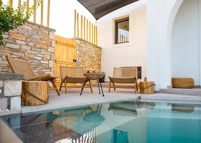 Seaside House With Sunset View And Small Pool